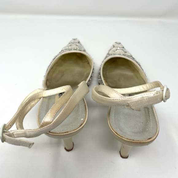 Caparros Beaded Satin Ecru Heels Ankle Straps Pointed Toe Silver Stitching  7.5 - Picture 6 of 15